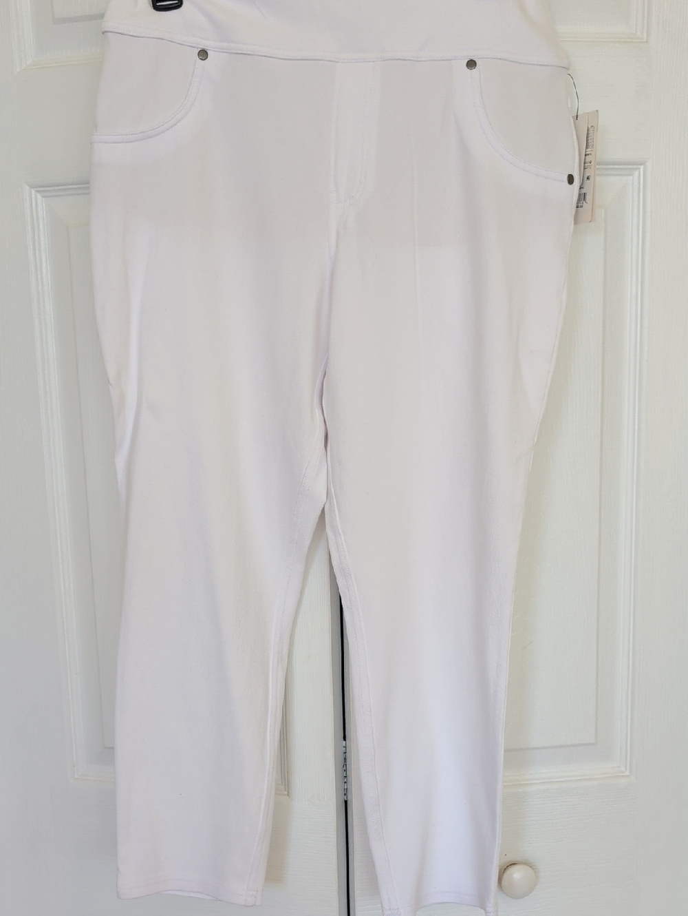 HUE White Utopia Cropped Capri Pants